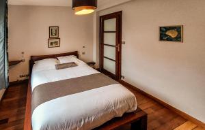 Maisons de vacances 4 Bedroom Cozy Home In Riec-Sur-Belon : photos des chambres