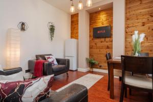 Charming 5-Bedroom Terraced House in Old Swan