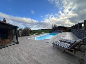 Ferienhaus MILA - Pool, Sauna, Whirlwanne, 5000qm Privatgelände mit Bolzplatz