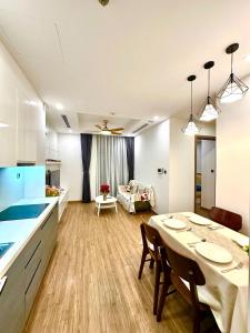 Great Quality, Convenient Position, 2 Bedroom Apt In City Centre