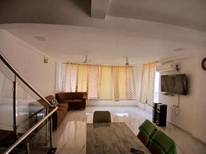 Nikhat villa 61