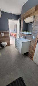 Villas Charming villa with a pool : photos des chambres