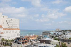 シートピア恩納村 徒歩3分でビーチへ 6名宿泊可能 空港直通バス停目前で便利