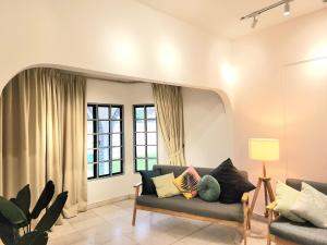 Amazing Petaling Jaya Corner Landed Home Paradigm Mall, 5 Bedroom for up to 18Pax, LDP, Kelana Jaya, Paradigm Mall