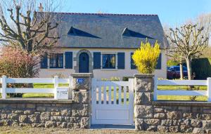 Lovely Home In La Fresnais With Kitchen
