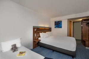 Hotels Hotel Marseille Centre Gare Saint-Charles : Chambre Double Standard avec Canapé-Lit