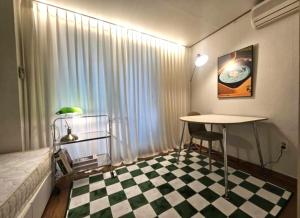 New Hongdae station 5 min