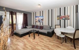 2 Bedroom Stunning Apartment In Dramalj 