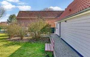 Maisons de vacances 2 Bedroom Gorgeous Home In Offranville : photos des chambres