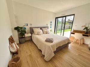 Villas L-essence du sud avec 4 suites, piscines et four a pizza : photos des chambres