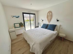 Villas L-essence du sud avec 4 suites, piscines et four a pizza : photos des chambres