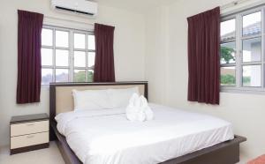 Sunshine Cozy Pool Villa