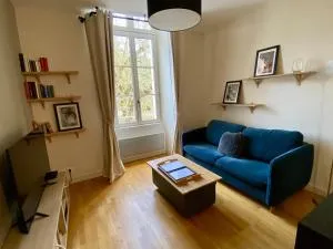 T2 cosy et calme, parking privé et fibre inclus - 米尼亚卢博瓦尔