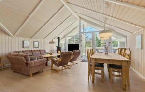 4 Bedroom Awesome Home In Ebeltoft