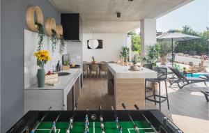 Awesome Home In Zminj With Wifi 