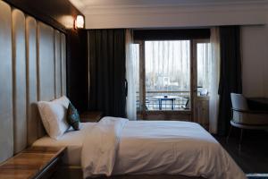 Raku Guest house