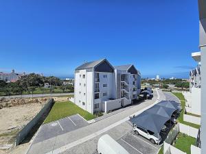 Bella Mare 12 on Second