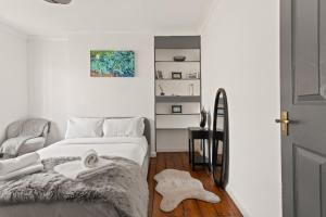 Two Bedroom by Brookland Stays Serviced Accommodation Short Lets Brighton & Hove with Free WiFi