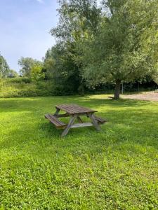 Appartements Chtibourguignon, Appartement dans tres agreable residence avec piscine chauffee et sauna : photos des chambres