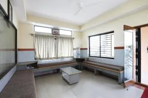 Hotel O Vishweshwara Nagar Mysore Near NIE College formerly Varadashree comforts - Nanjangūd