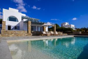 Soho Villa in Paros