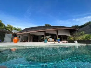 Tranquil lake view villa on Phuket golf estate - Ban Kathu