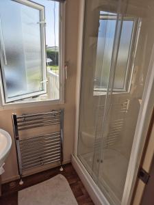 Brilliant 6 Berth Caravan For Hire At Sunnydale Park In Skegness Ref 35076Af