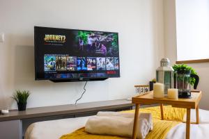24H Check in & Skypool - Riveria City Premium KL Suite