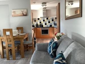 37 Farraline Court, City Centre apartment