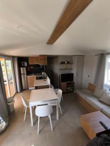 Campings Mobil-Home 45 m2 camping le Mar Estang 4 etoiles : photos des chambres