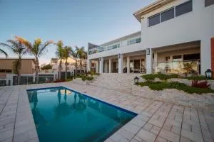 Sapphire Sea View - Ferreiratown