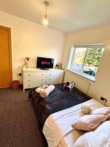 Fortune Havens- 3BDR Contractor and Temporary housing with Private Parking