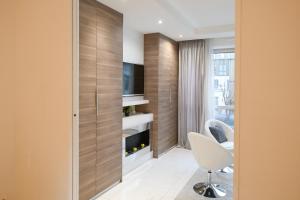Modern & peaceful 1BD APT by Champs-Elysees with AC