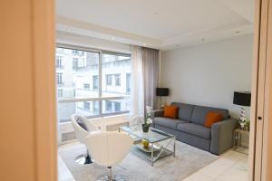 Modern & peaceful 1BD APT by Champs-Elysees with AC