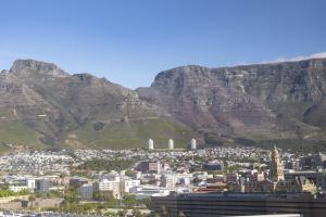 Stylish City Escape at Foreshore Place