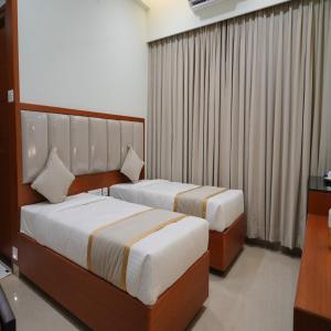 EMBASSY PARK - Near US consulate, Apollo hospital, Sankaranethralaya