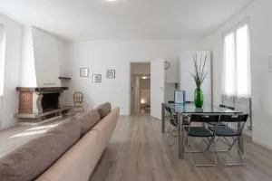 Quadrilocale Ospedale Civile 8 , 3 Camere e due bagni - Nave