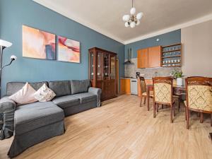 Modern Cozy Apartment by Ruterra