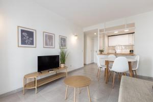 UHC Ruiseñores Family Complex