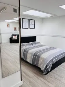 Great space with garden and parking - Worcester Park