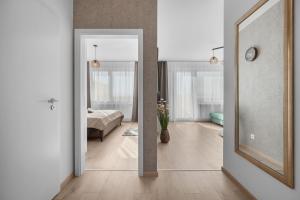 Sunny, Brand New, Luxury Apartment