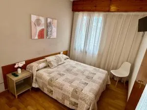 Hostal Estació - 布尔马当