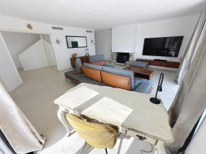 Villas 3 Bedrooms Villa near Cannes - Pool & Jacuzzi - Sea View : photos des chambres