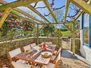 -Fisher- Maison lovee au port de Kerdruc - 内维兹