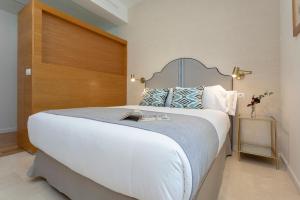 Genteel Home Carlos V