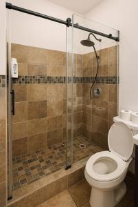 Modern Home - Termpurpedic Queen bed, Laundry, Free Parkging, EV Tesla