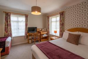 Family Room room in Avon Causeway Hotel
