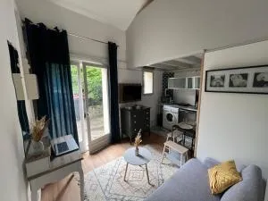 Studio COSY indépendant avec MEZZANINE - CALME à Gif-sur-Yvette - 伊维特河畔吉夫