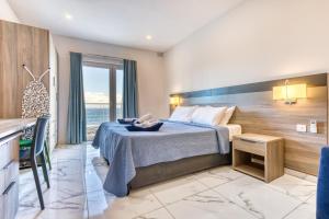 Stylish Apartments in Bay Square