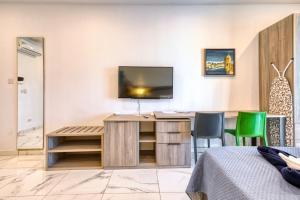 Stylish Apartments in Bay Square